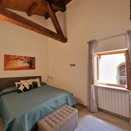 Apartment La Finestra Sul Cortile By Tramonti L'Aquila